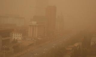 实拍内蒙古沙尘暴 实拍内蒙古沙尘暴